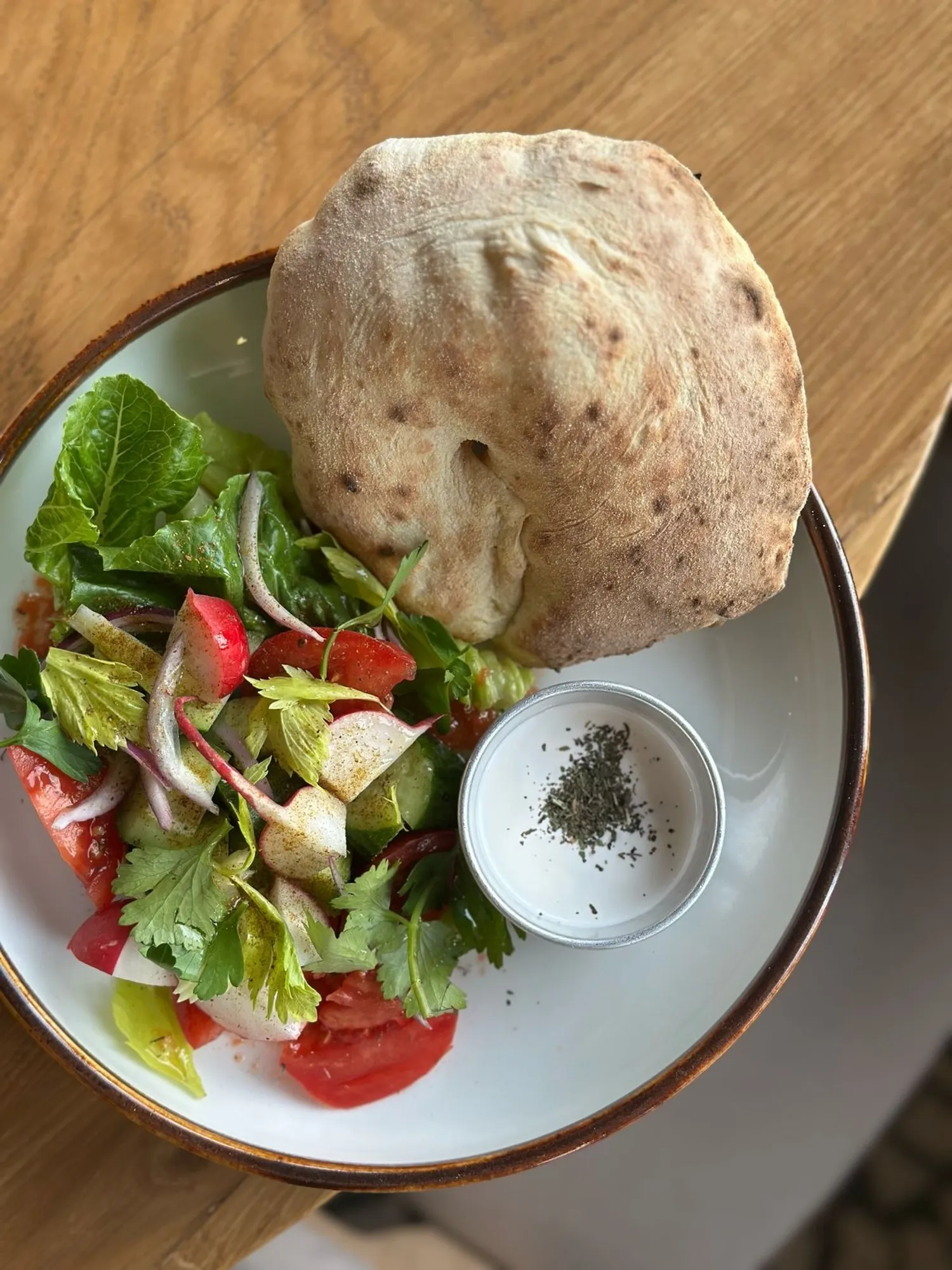 R'Recept - Салат Сациви с зеленью овощами,йогуртом и питой