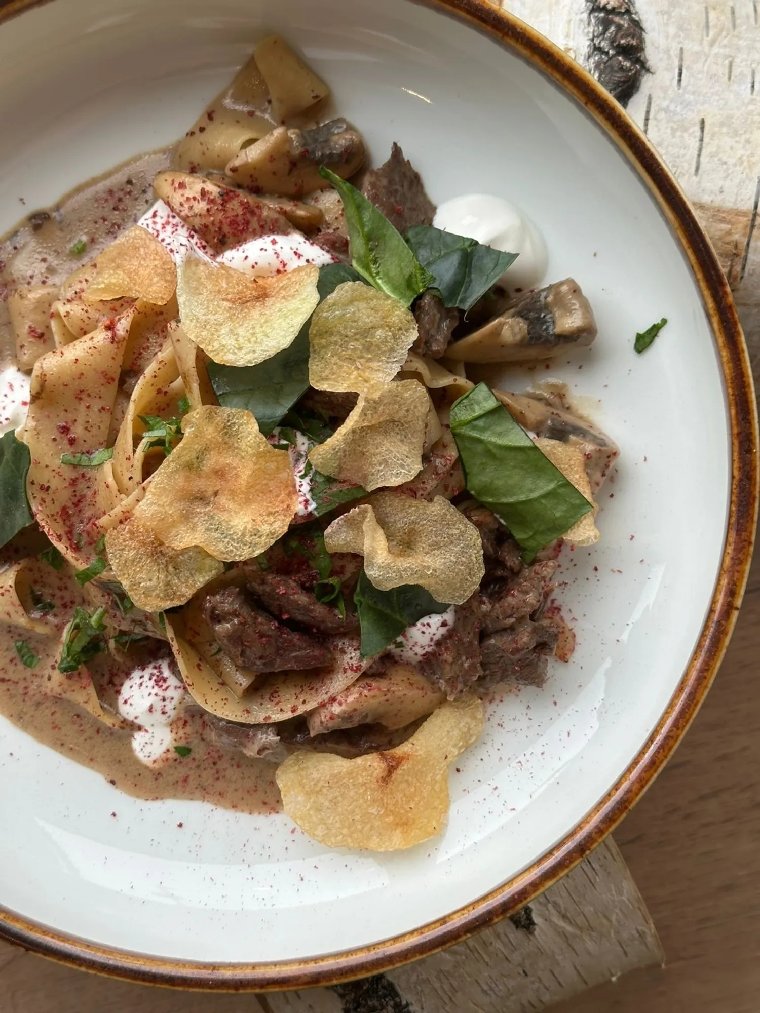 R'Recept - Паста Строганов с телятиной и грибами