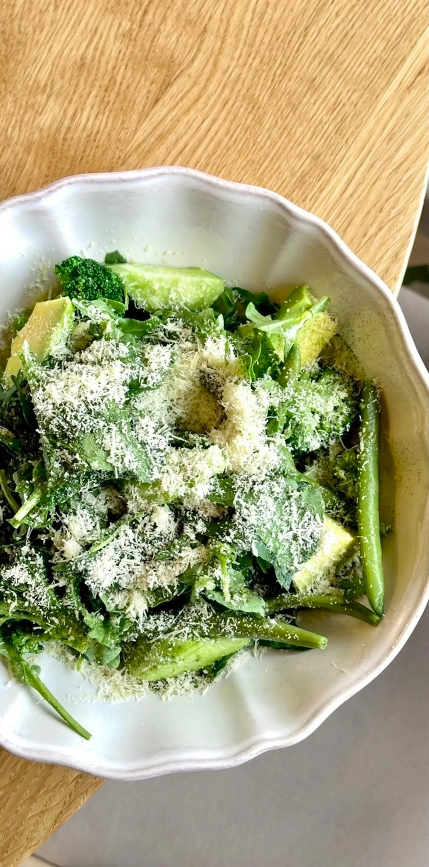 R'Recept - Салат зеленый с пармезаном