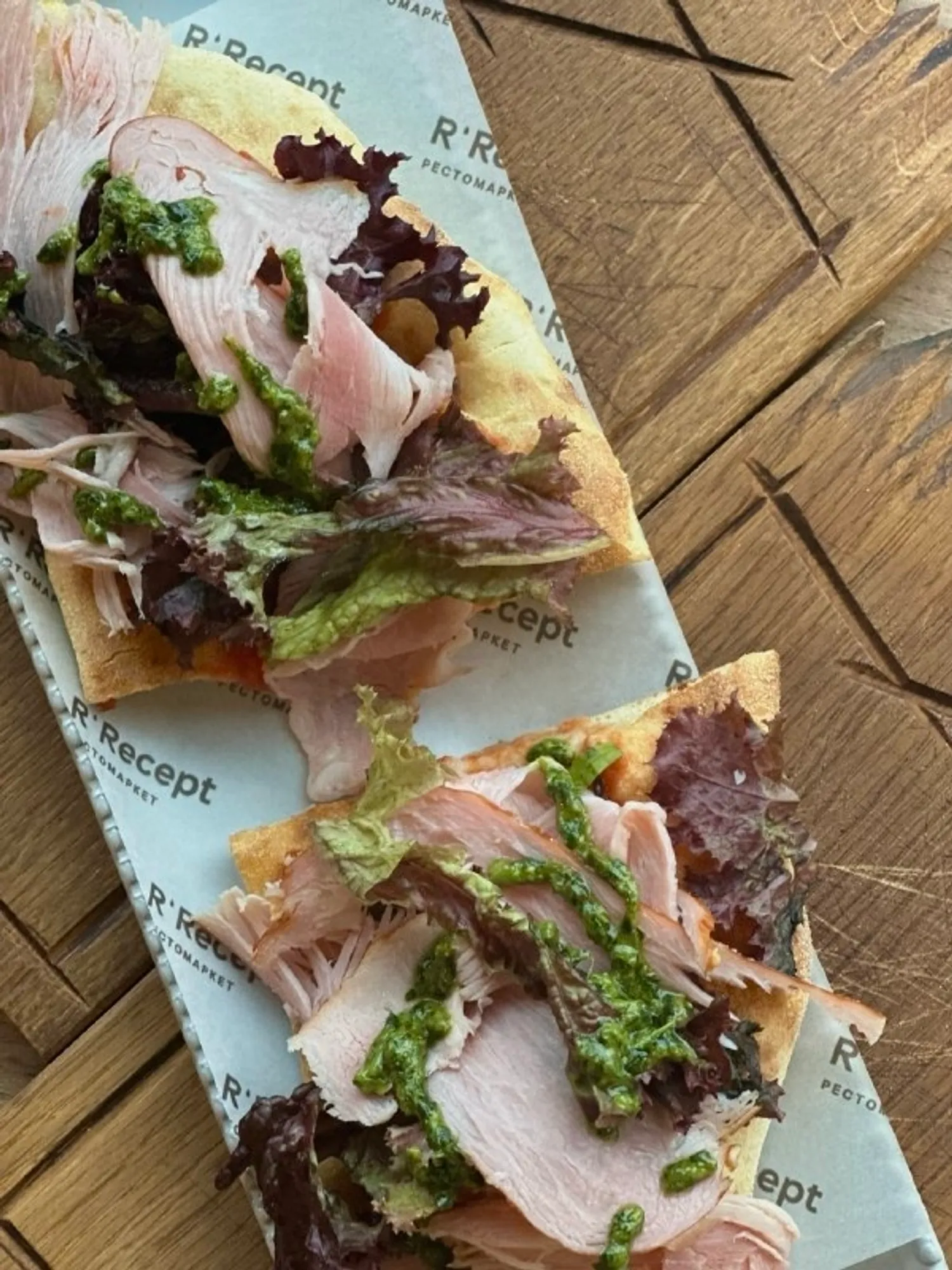 R'Recept - Бутерброд с песто ветчиной и моцареллой